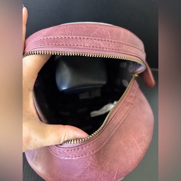 New Loungefly Star Wars NYCC 2020 Boba Fett Slave One Sling Backpack - Picture 6 of 8